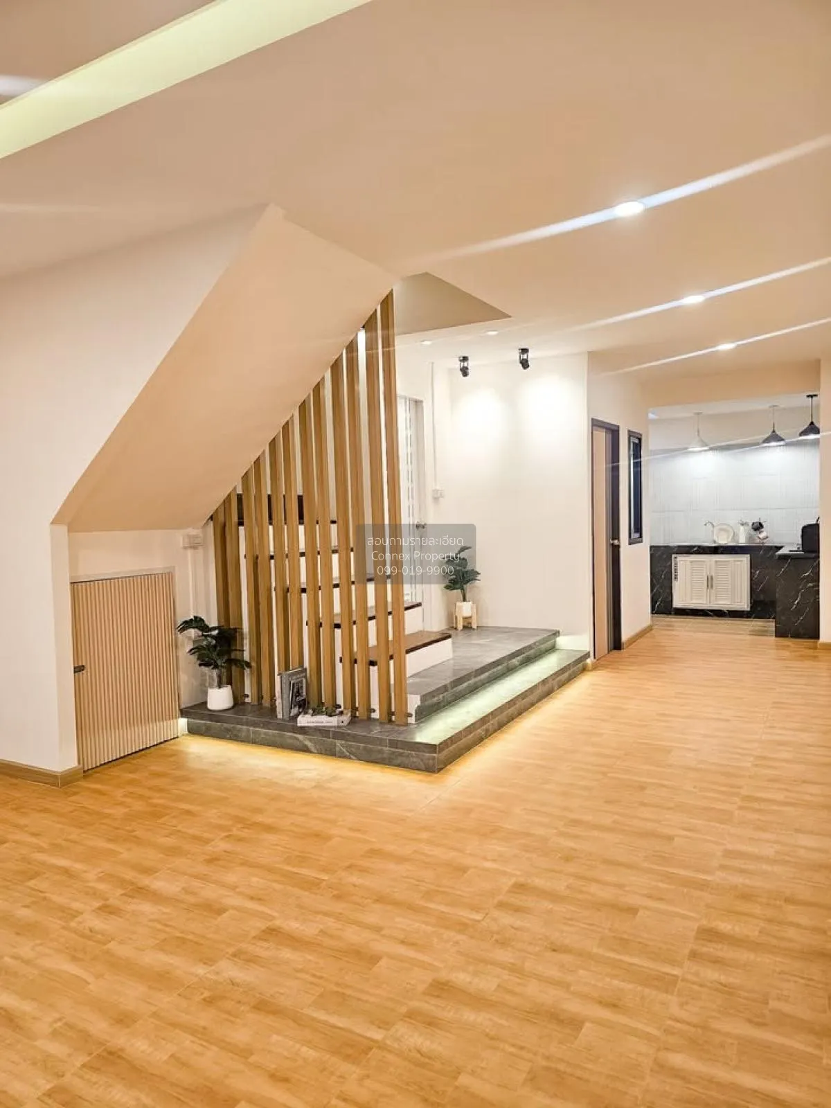 ขายทาวน์เฮ้าส์/ทาวน์โฮม  อยู่เจริญ - บุญมา ชั้นสูง หน้ากว้าง รีโน 4