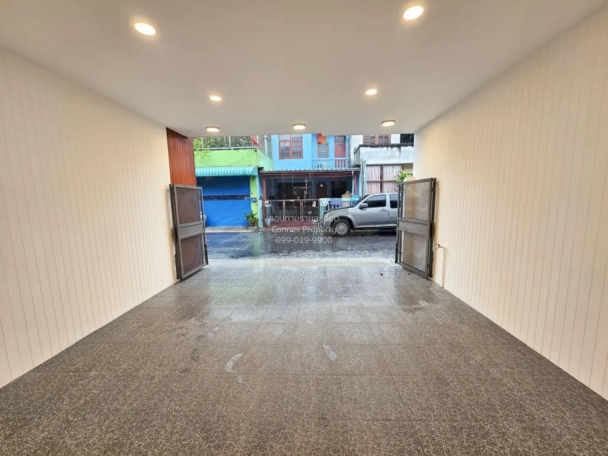 ขายทาวน์เฮ้าส์/ทาวน์โฮม  อยู่เจริญ - บุญมา ชั้นสูง หน้ากว้าง รีโน