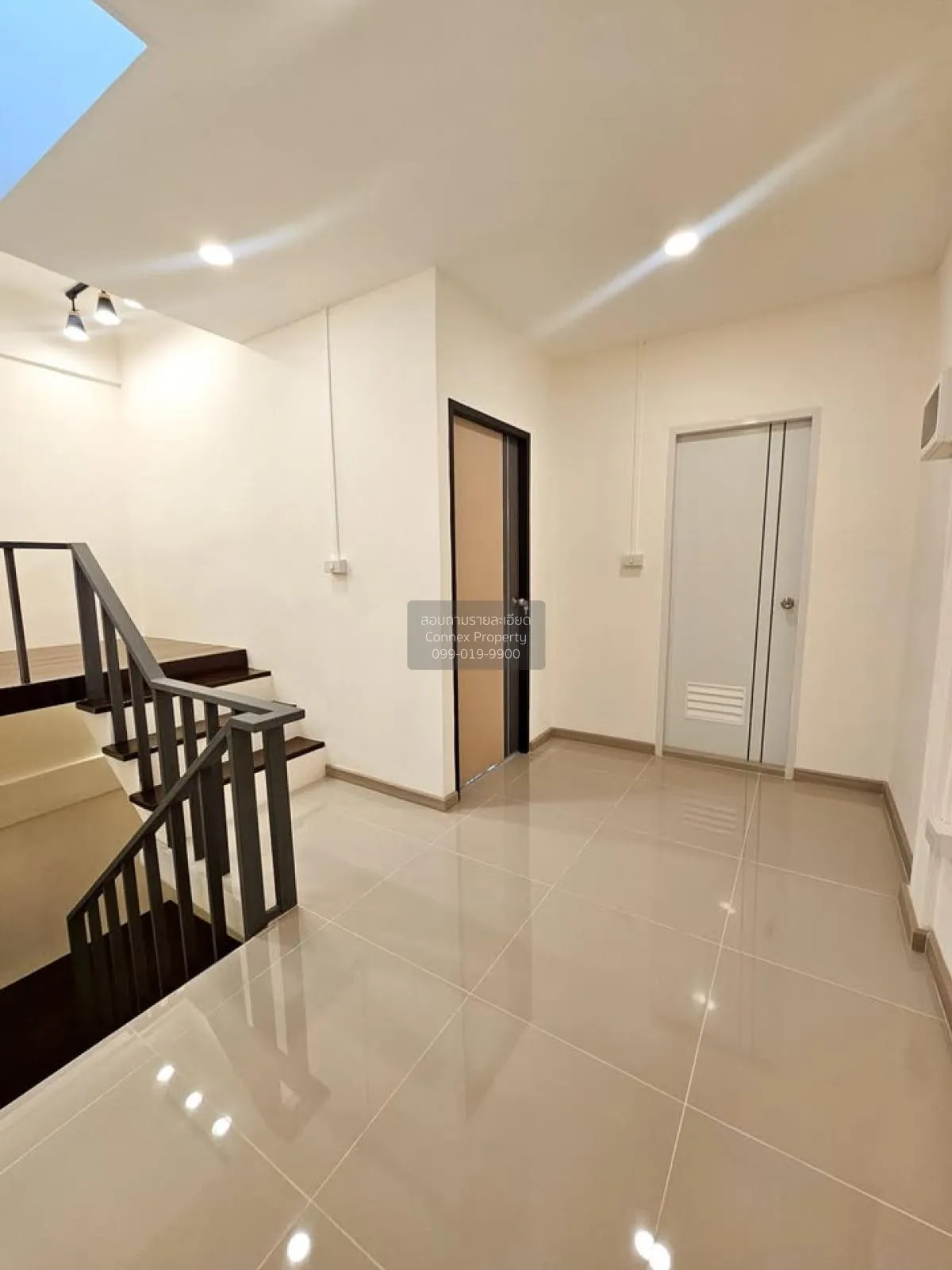 ขายทาวน์เฮ้าส์/ทาวน์โฮม  อยู่เจริญ - บุญมา ชั้นสูง หน้ากว้าง รีโน