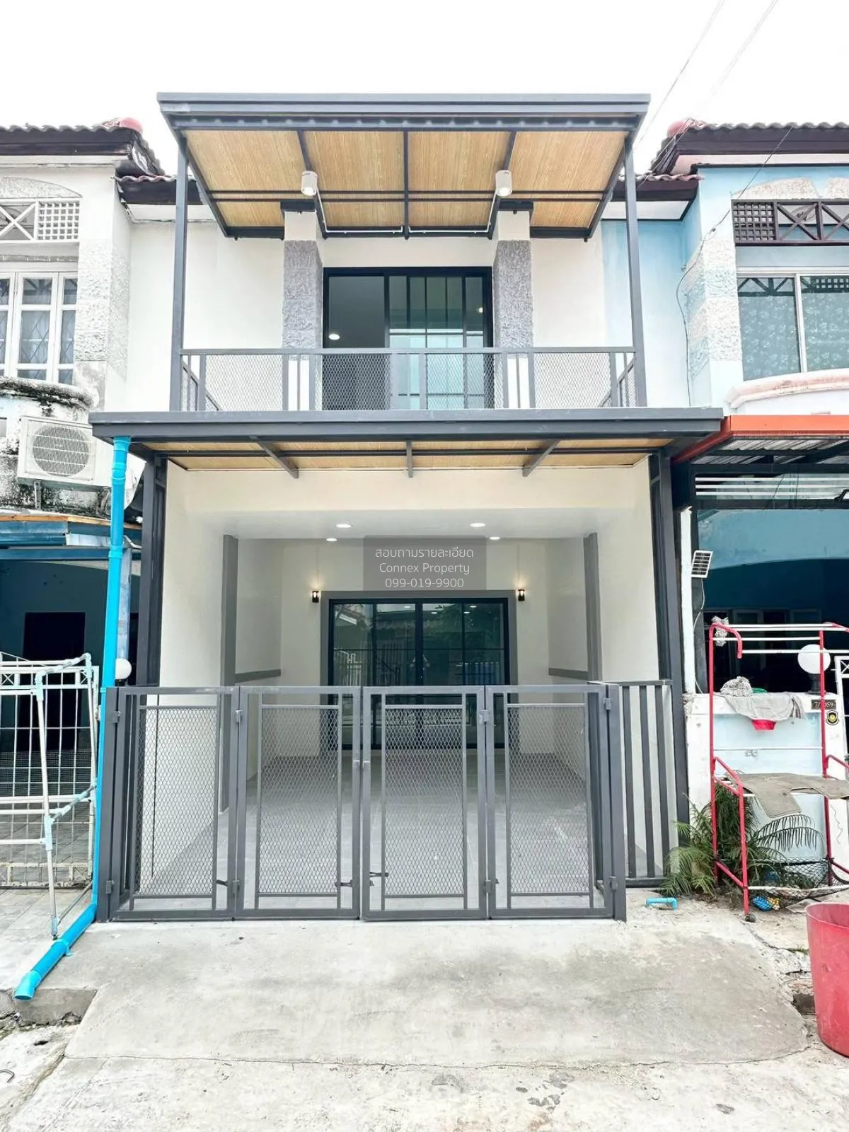 For Sale Townhouse/Townhome  , Baan Piya Wararom 3  , newly renov 1
