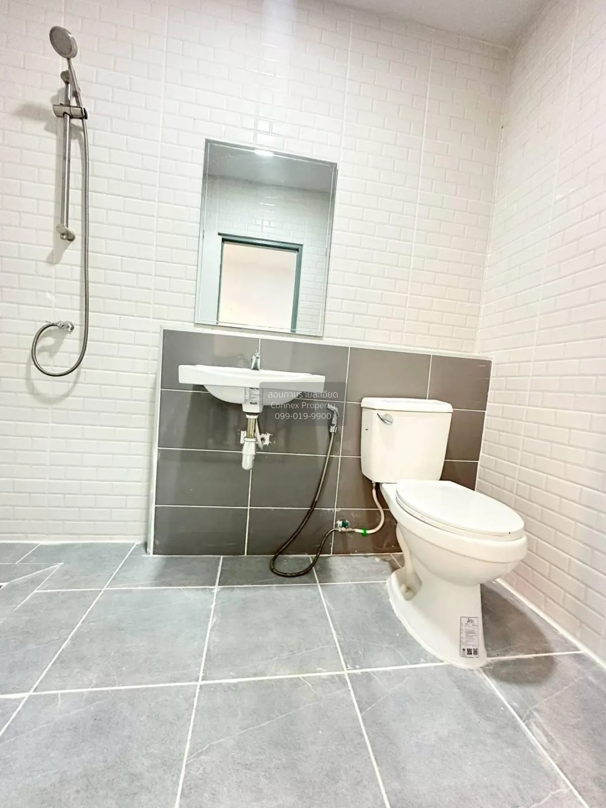 For Sale Townhouse/Townhome  , Baan Piya Wararom 3  , newly renov