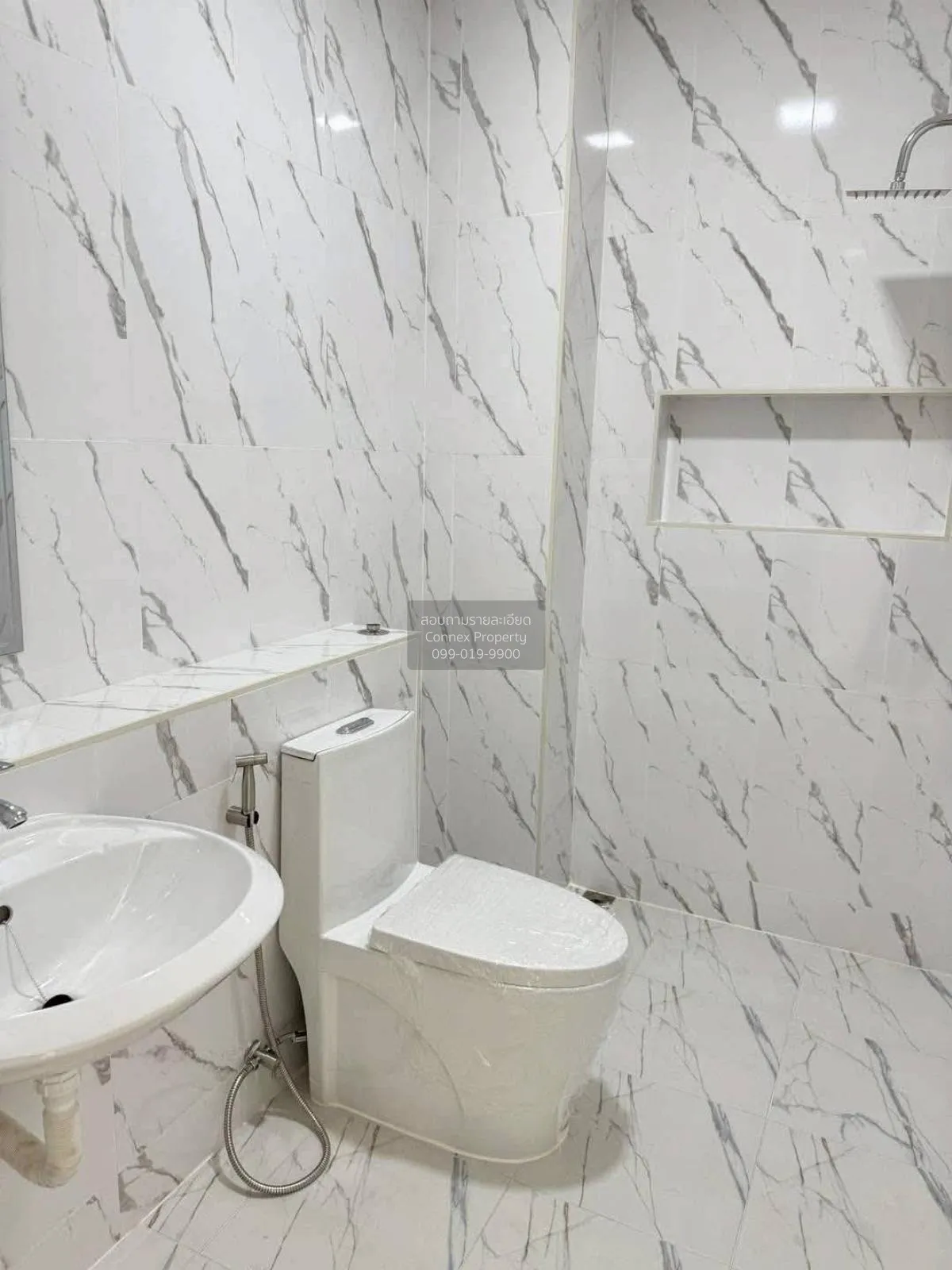 ขายทาวน์เฮ้าส์/ทาวน์โฮม  ปริญลักษณ์นวมินทร์ รีโนเวทใหม่ คลองกุ่ม 