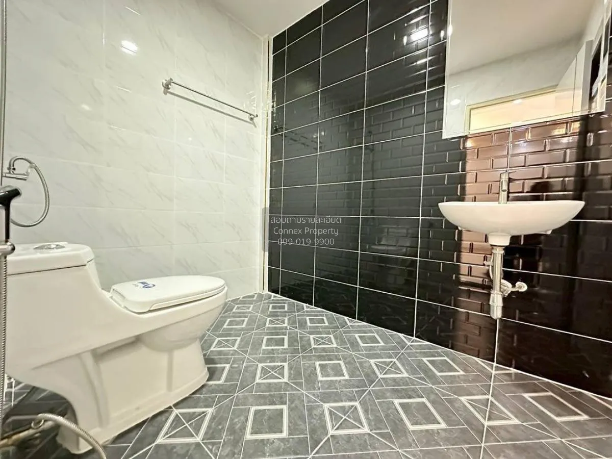 ขายทาวน์เฮ้าส์/ทาวน์โฮม  บ้านลภาวัน 8 บางบัวทอง บางบัวทอง นนทบุรี