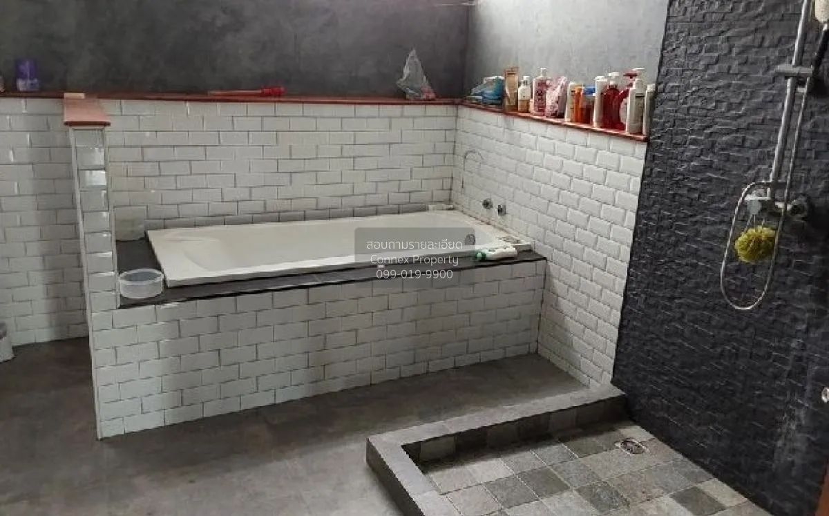 ขายอาคารพาณิชย์ 4.5 ชั้น บางเมือง เมืองสมุทรปราการ สมุทรปราการ CX