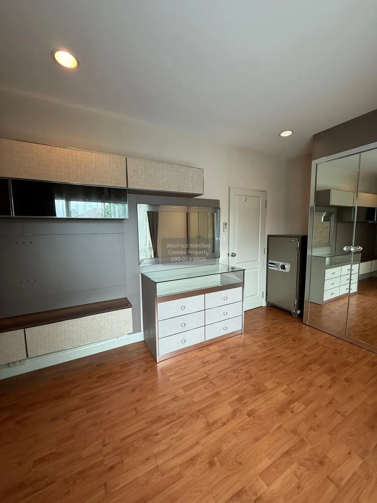 ขายบ้าน  ไลฟ์ บางกอก บูเลอวาร์ด แจ้งวัฒนะ ห้องมุม บ้านใหม่ ปากเกร