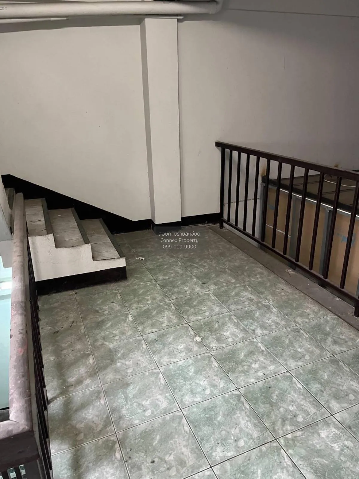 ขาย ตึกแถว 3 ชั้นครึ่งติดถนนแพรกษา CX-123846