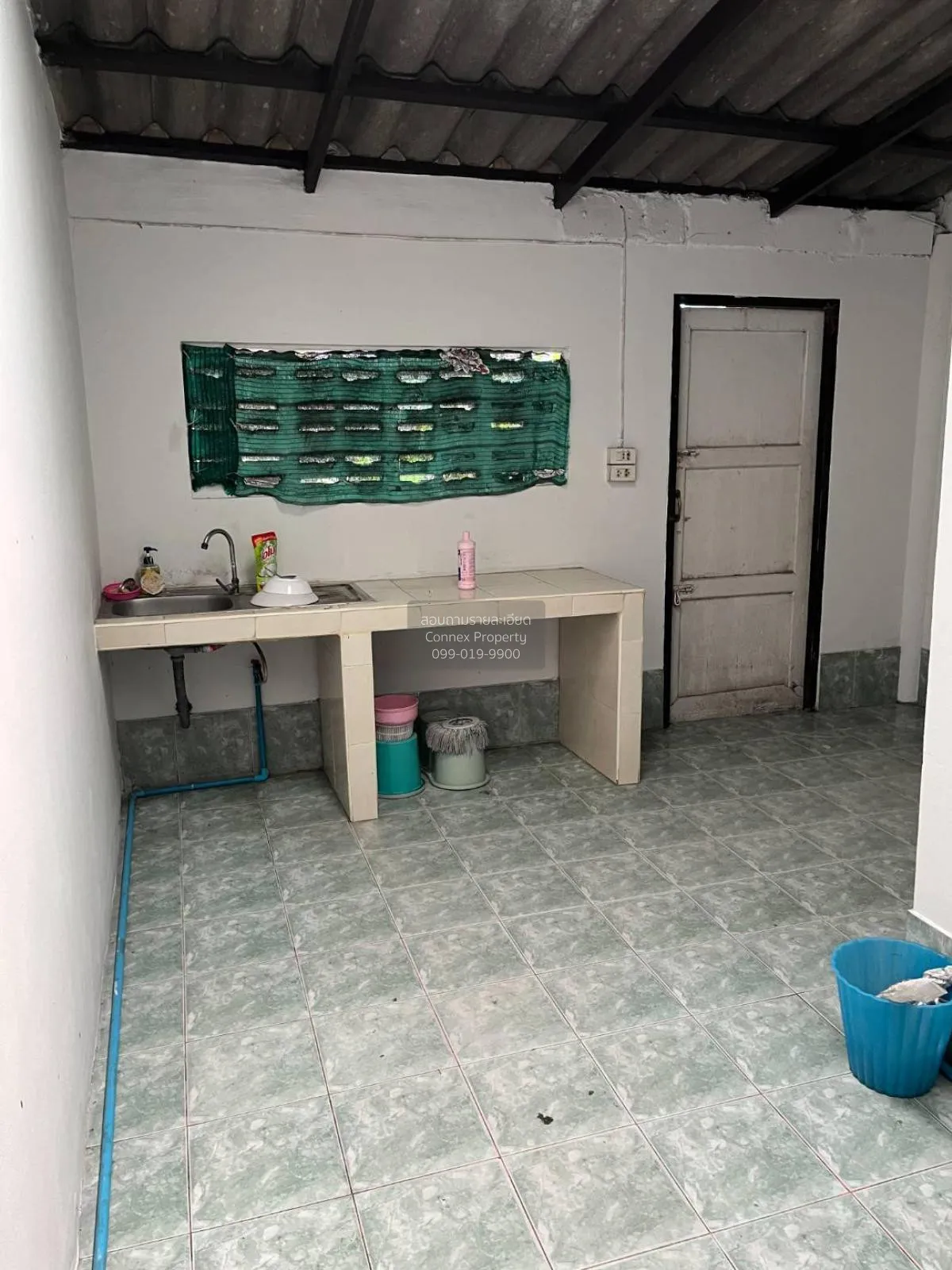 ขาย ตึกแถว 3 ชั้นครึ่งติดถนนแพรกษา CX-123846