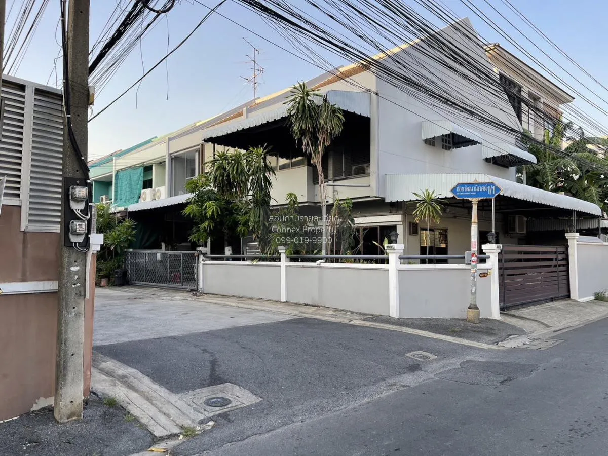 For Sale Townhouse/Townhome  , Wattananivet , Sam Saen Nok , Huai 4