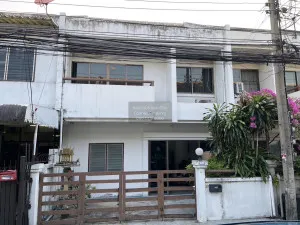 For Sale Townhouse/Townhome  , Wattananivet , Sam Saen Nok , Huai Khwang , Bangkok , CX-124188
