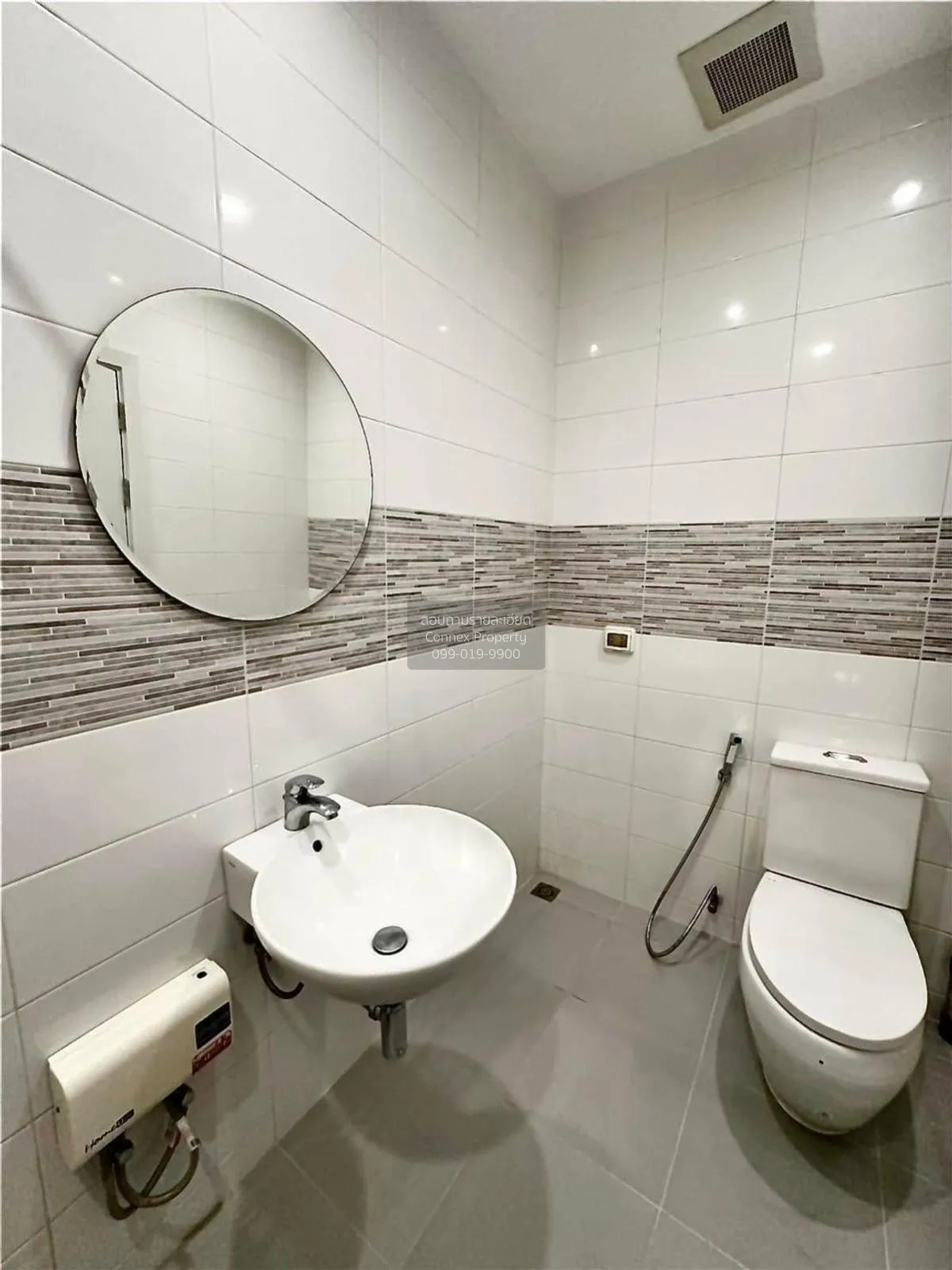 For Sale Condo , Wind Ratchayothin , high floor , newly renovated