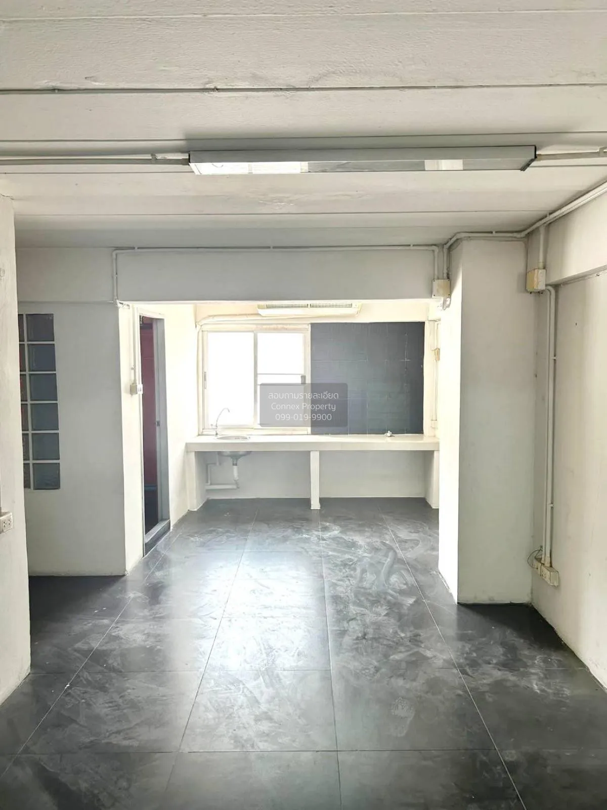 For Sale Townhouse/Townhome  , Yoocharoen Vibhavadi , wide fronta