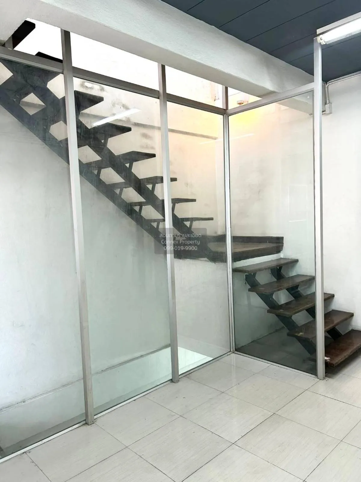 For Sale Townhouse/Townhome  , Yoocharoen Vibhavadi , wide fronta
