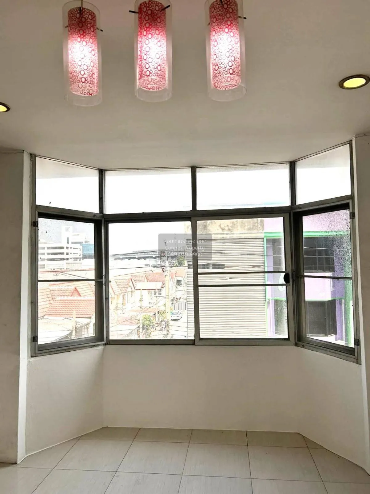 For Sale Townhouse/Townhome  , Yoocharoen Vibhavadi , wide fronta