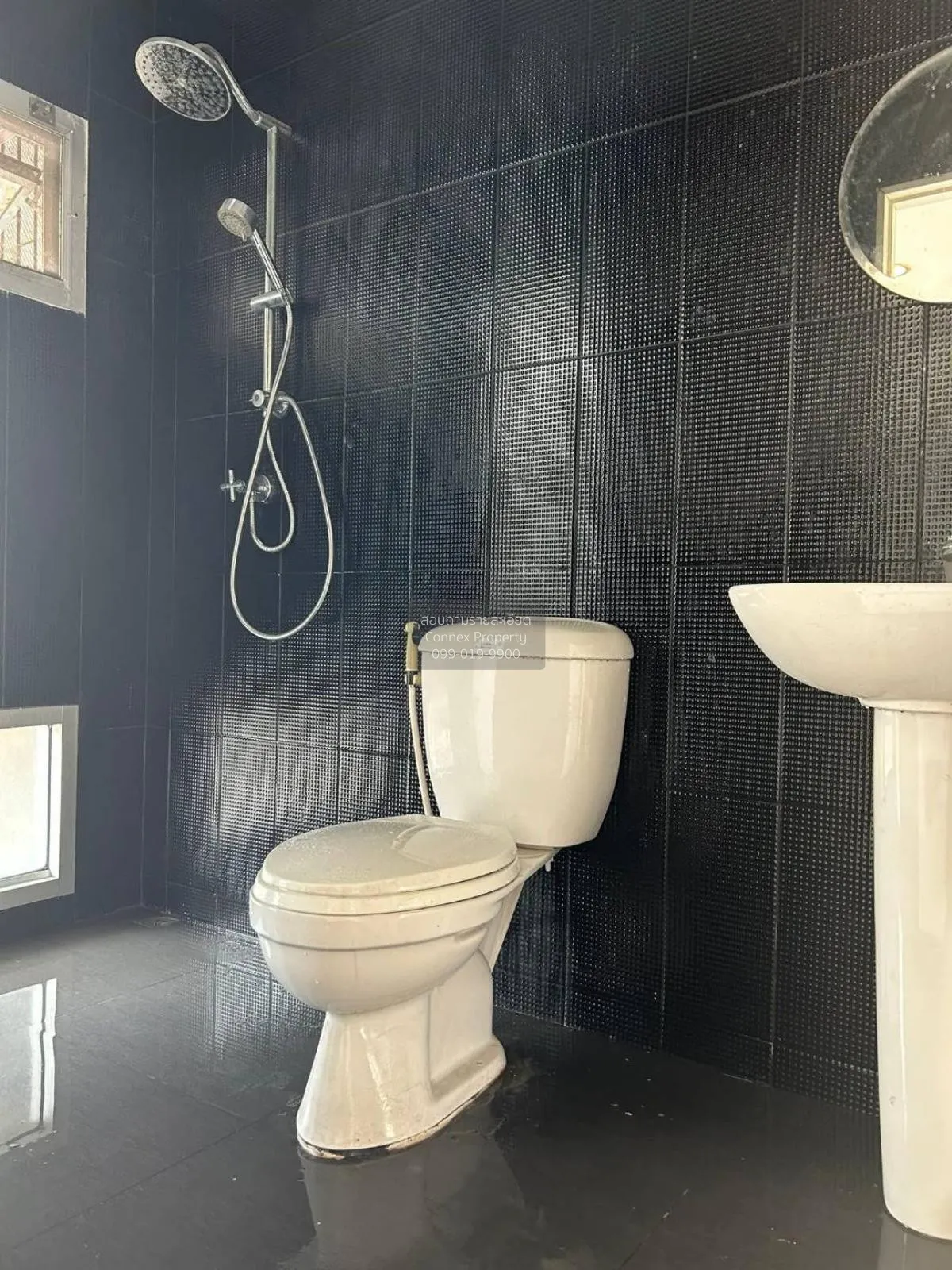 For Sale Townhouse/Townhome  , Yoocharoen Vibhavadi , wide fronta