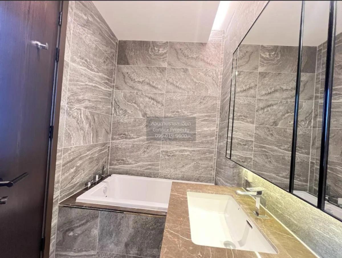 For Rent Condo , The Esse Sukhumvit 36 , nice view , high floor , 4