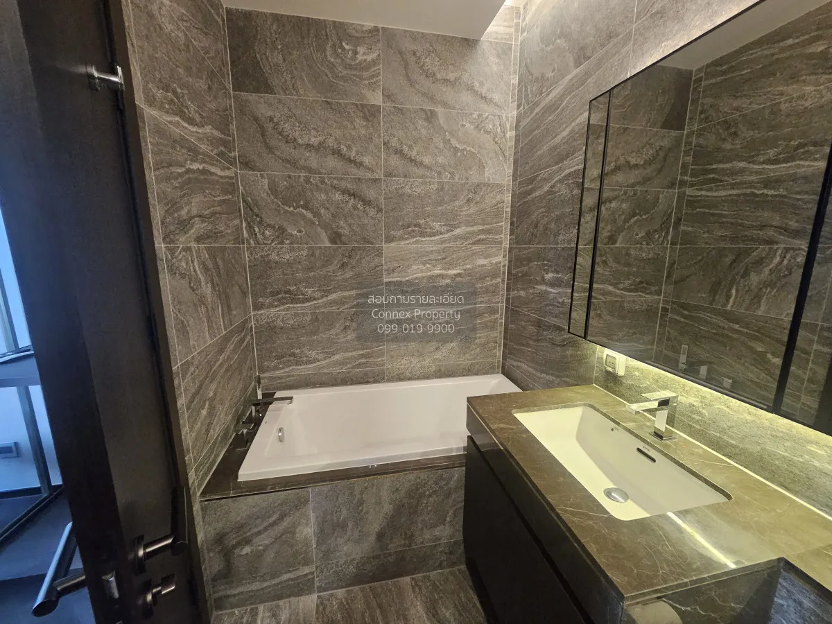 For Rent Condo , The Esse Sukhumvit 36 , nice view , high floor ,