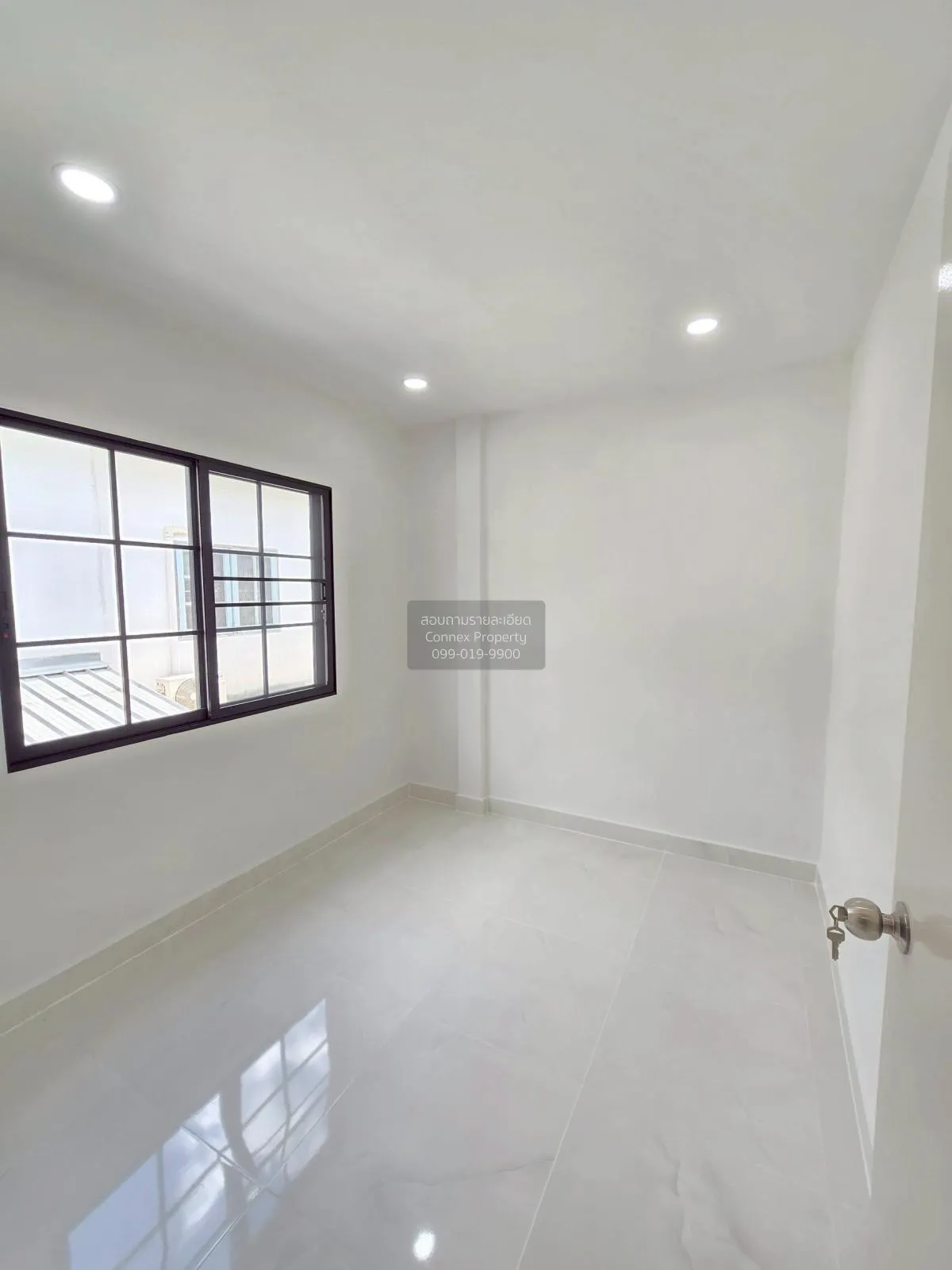 For Sale Townhouse/Townhome  , Narisara khong 11 , Bueng Nam Rak 