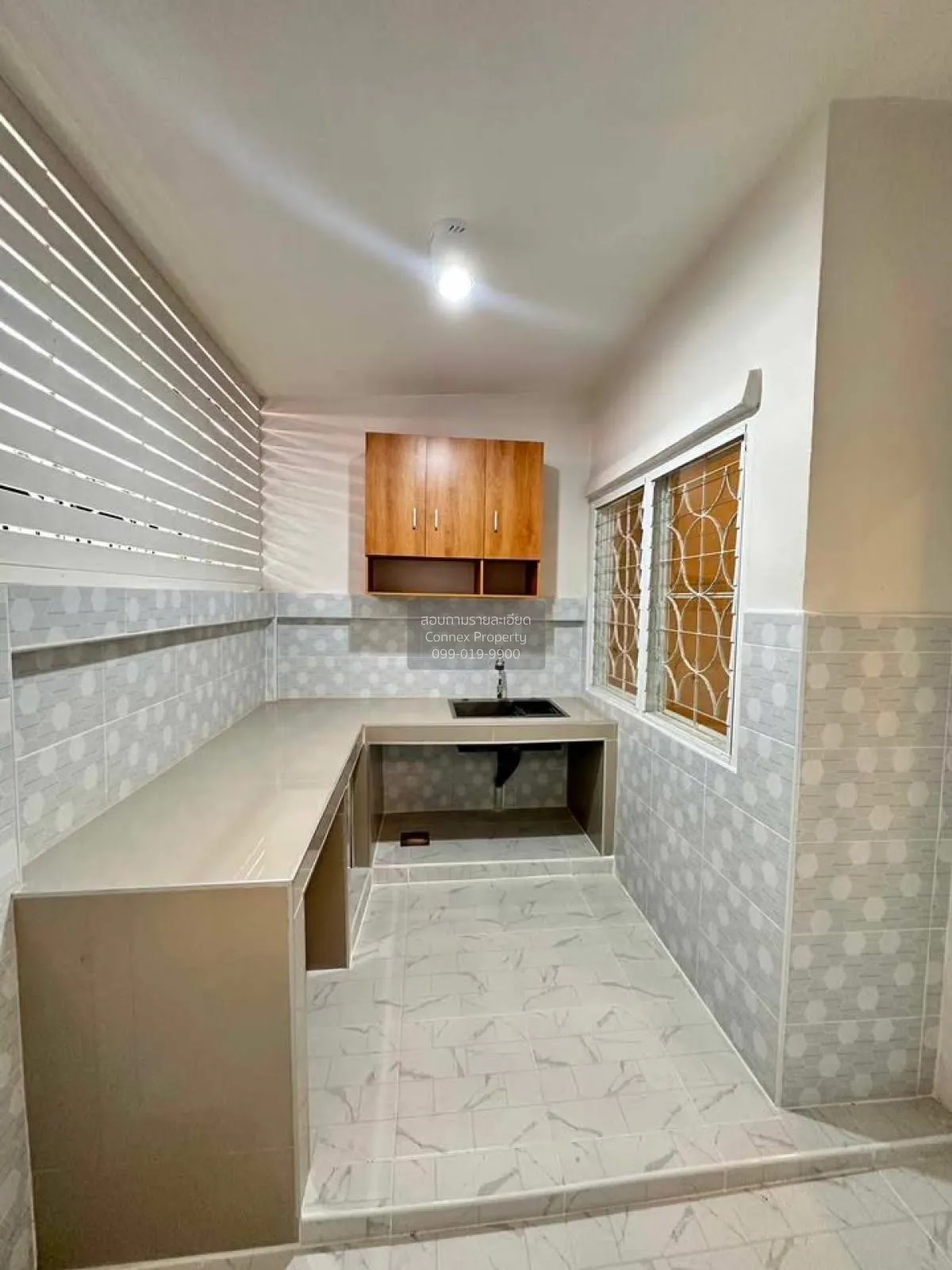 ขายทาวน์เฮ้าส์/ทาวน์โฮม  บ้านวรารักษ์ รามอินทรา MRT-เศรษฐบุตรบำเพ