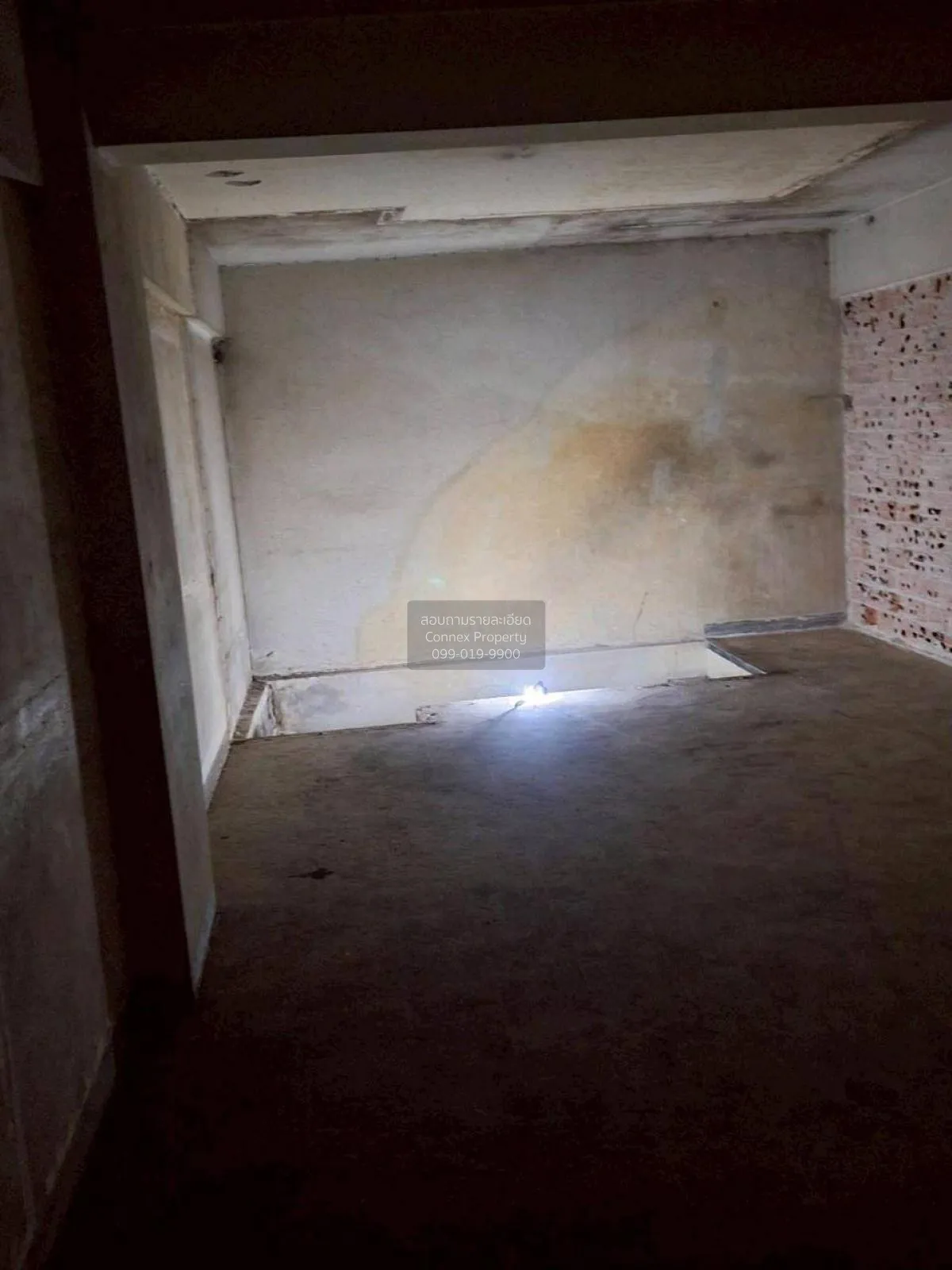 For Rent 2-storey building for rent, good location, Phra Nakhon ,