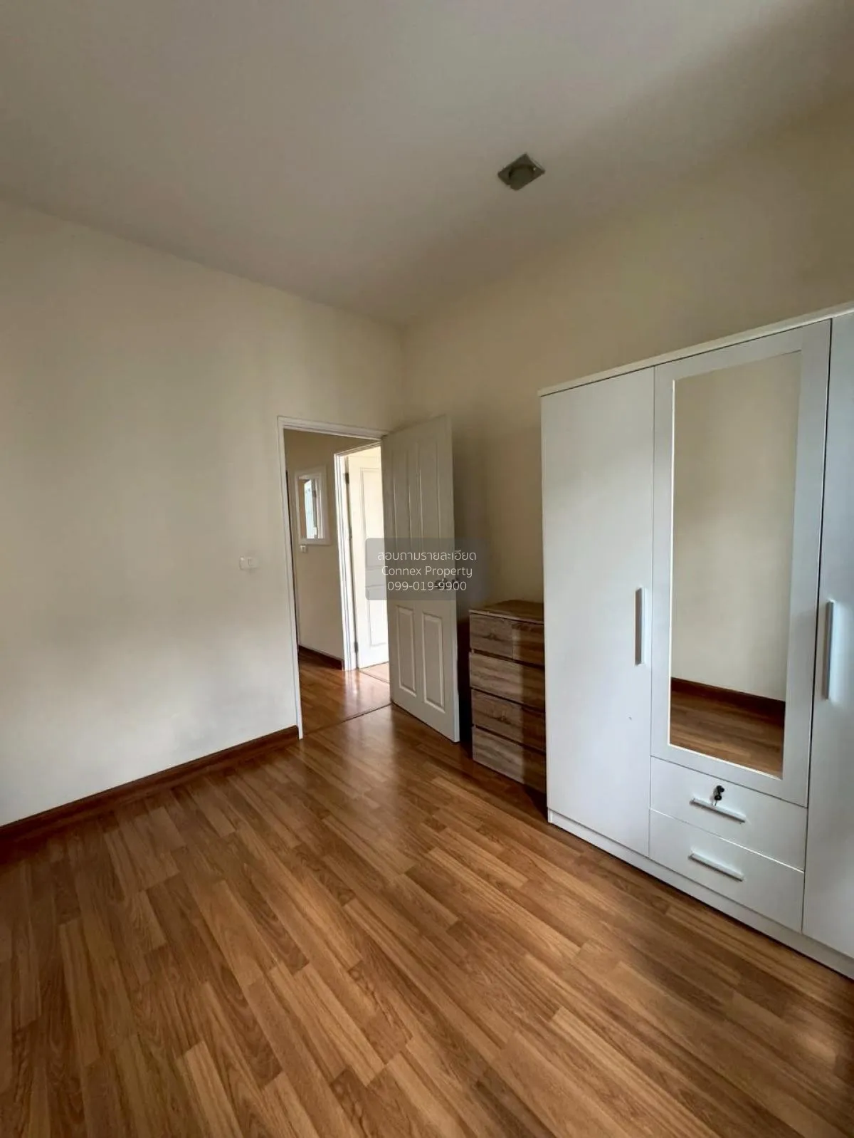 ขายทาวน์เฮ้าส์/ทาวน์โฮม  โกลเด้น ทาวน์ วัชรพล-สุขาภิบาล 5 ออเงิน 