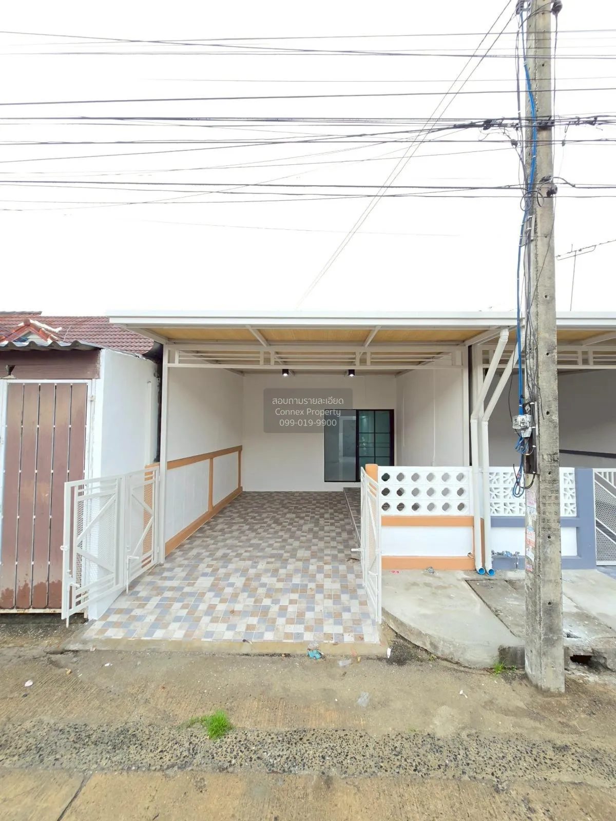 For Sale Townhouse/Townhome  , Tharadol buri , Lam Phak Kut , Tha 3