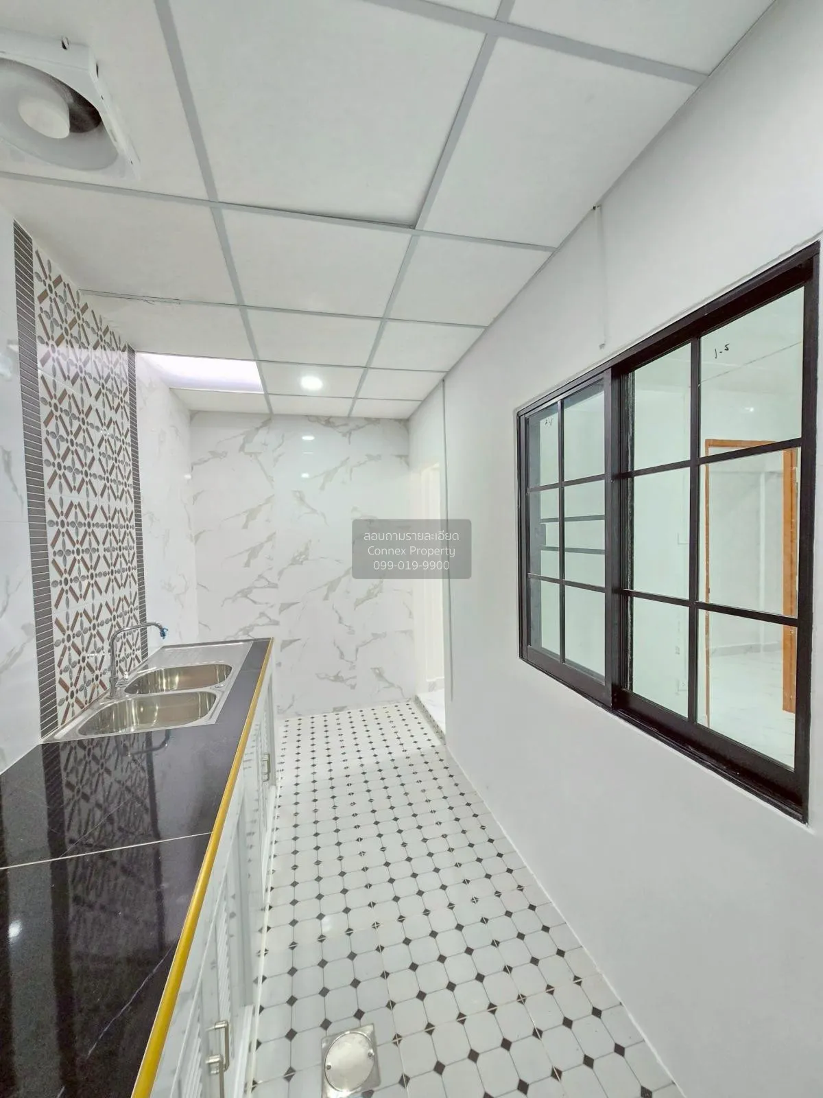 For Sale Townhouse/Townhome  , Tharadol buri , Lam Phak Kut , Tha