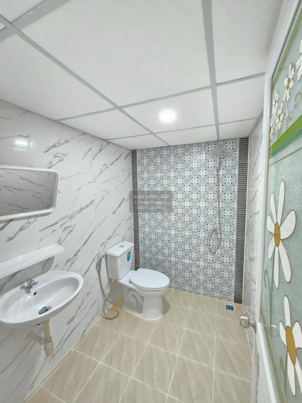 For Sale Townhouse/Townhome  , Tharadol buri , Lam Phak Kut , Tha