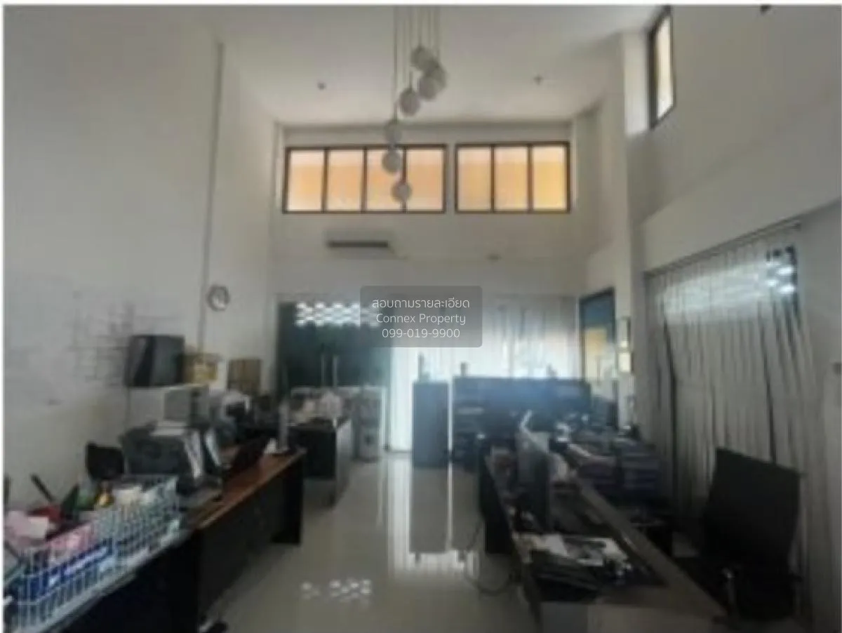 For Sale 3.5- storey commercial building area 82.40 square wah Ra 3