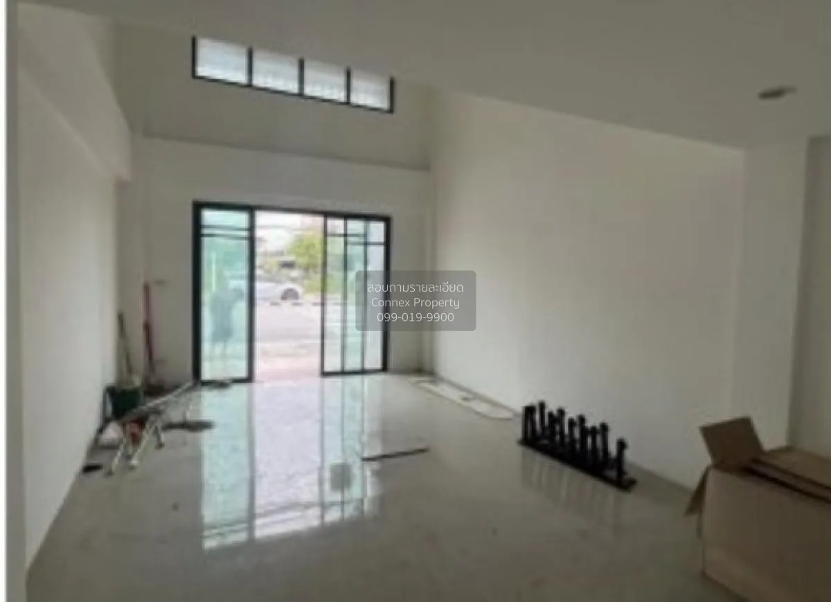 For Sale 3.5- storey commercial building area 82.40 square wah Ra