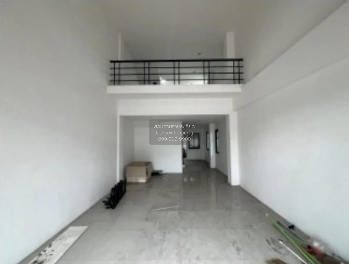 For Sale 3.5- storey commercial building area 82.40 square wah Ra