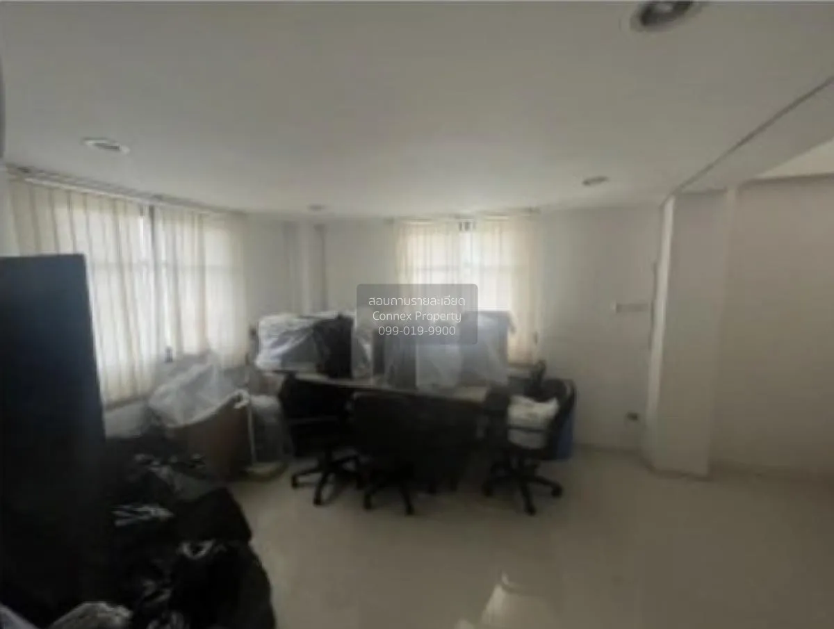 For Sale 3.5- storey commercial building area 82.40 square wah Ra