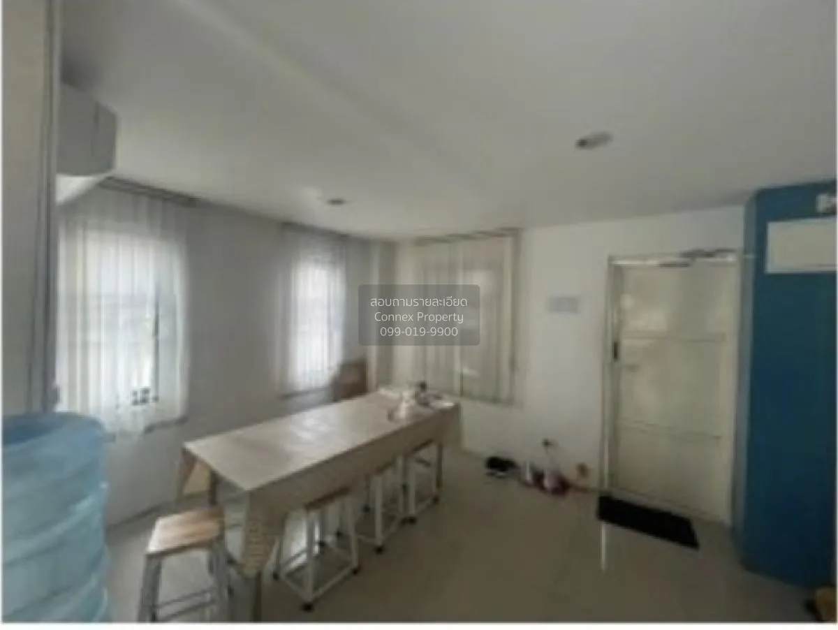 For Sale 3.5- storey commercial building area 82.40 square wah Ra