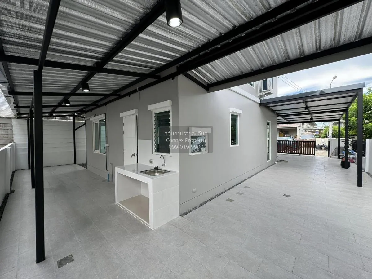 For Sale House , Kanasiri Chaiyaphruek - Wongwaen , corner unit ,