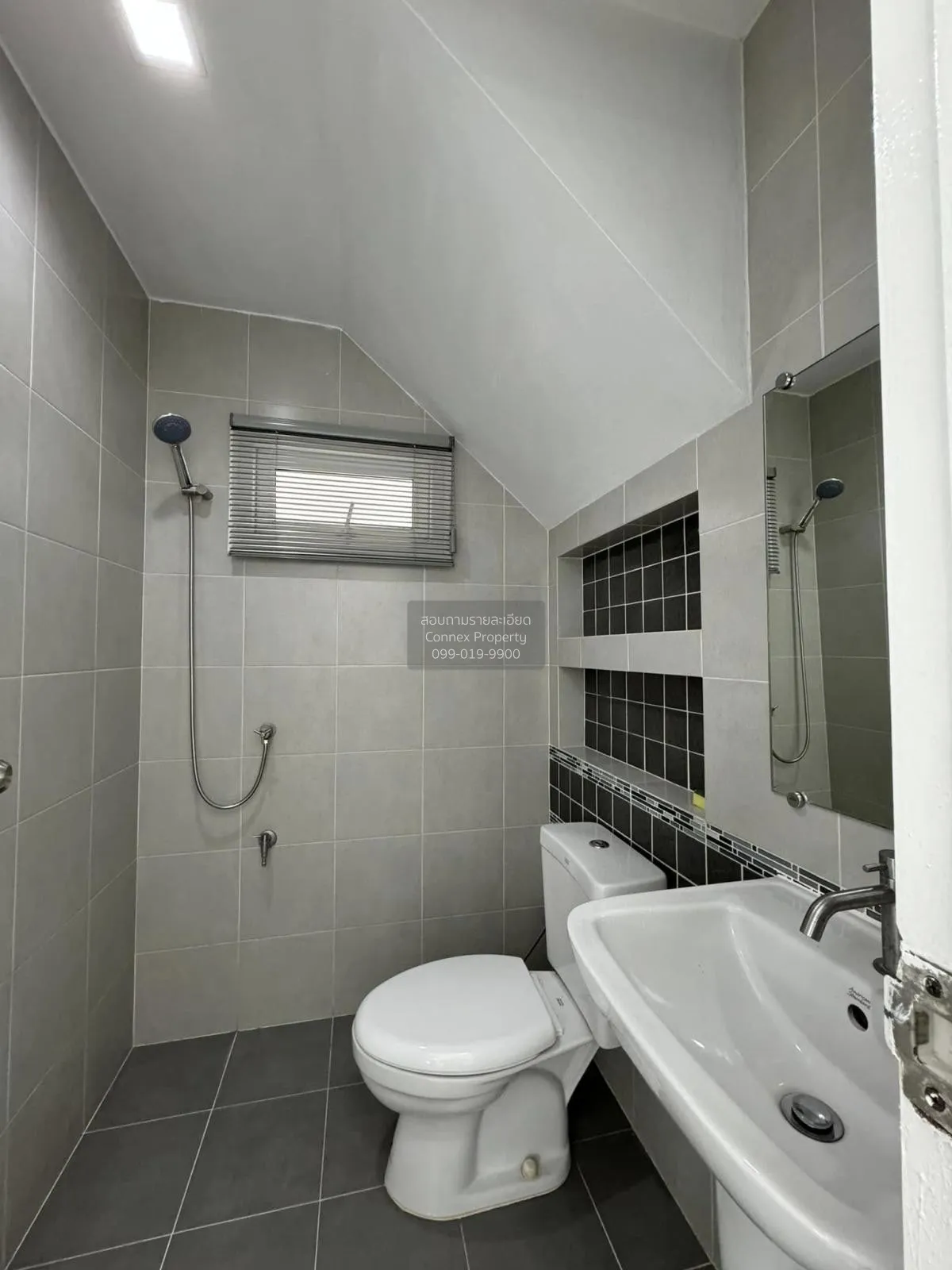 For Sale House , Kanasiri Chaiyaphruek - Wongwaen , corner unit ,