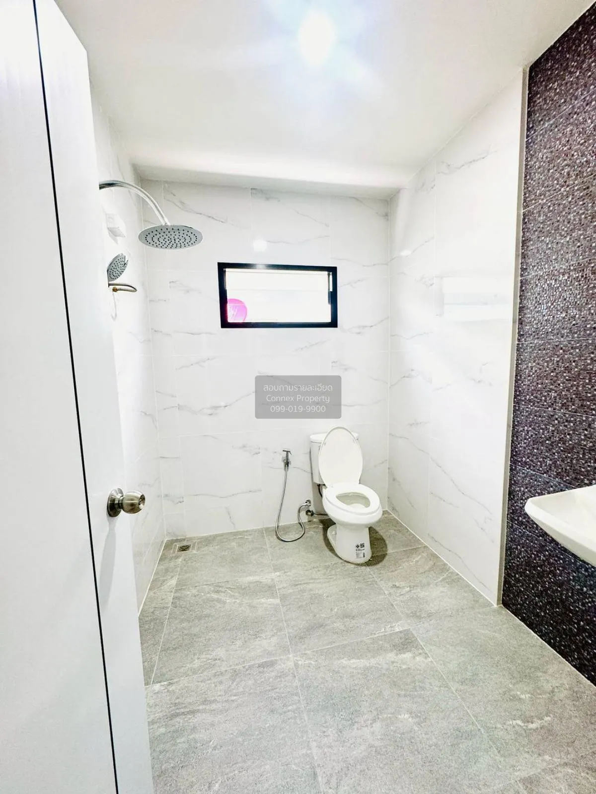 ขายทาวน์เฮ้าส์/ทาวน์โฮม  บ้านพารวย บางบัวทอง รีโนเวทใหม่ ละหาร บา