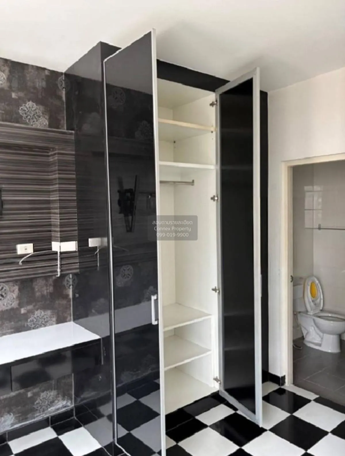 For Sale Townhouse/Townhome  , The Trust City Ngamwongwan 25 , wi