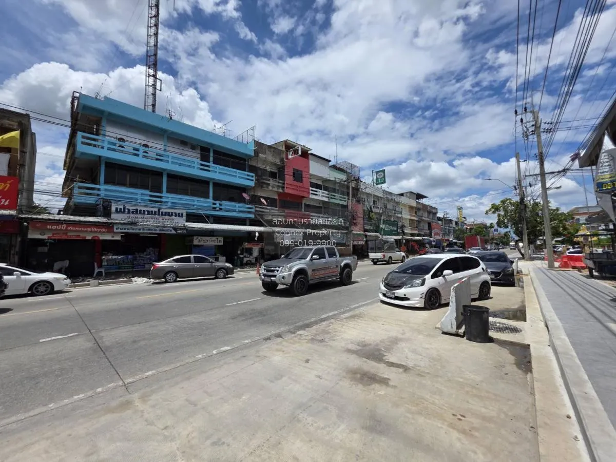 ขายอาคารพาณิชย์ 3 ชั้น พื้นที่ 139.4 ตารางวา หนองแขม กรุงเทพมหานค 2