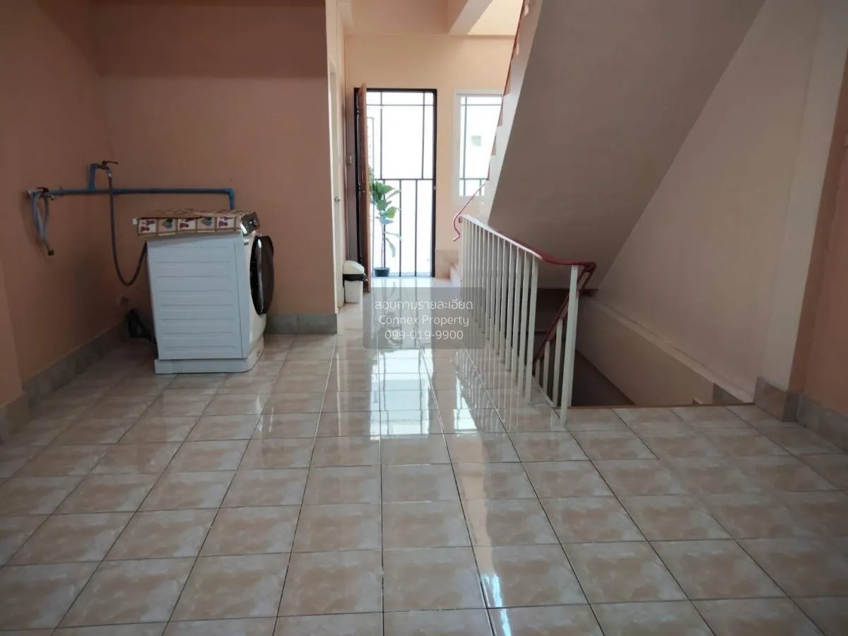 ขายตึกแถว 3 ชั้น หมู่ 5 หน้าหมู่บ้านพิมพาภรณ์ 4 อ.เมือง ชลบุรี บ้ 4