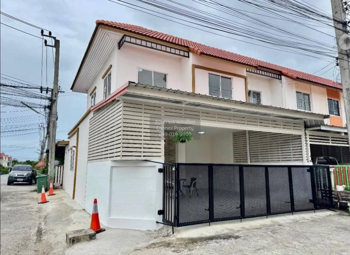 For Sale Townhouse/Townhome  , Baan Chaiklong , corner unit , new 3