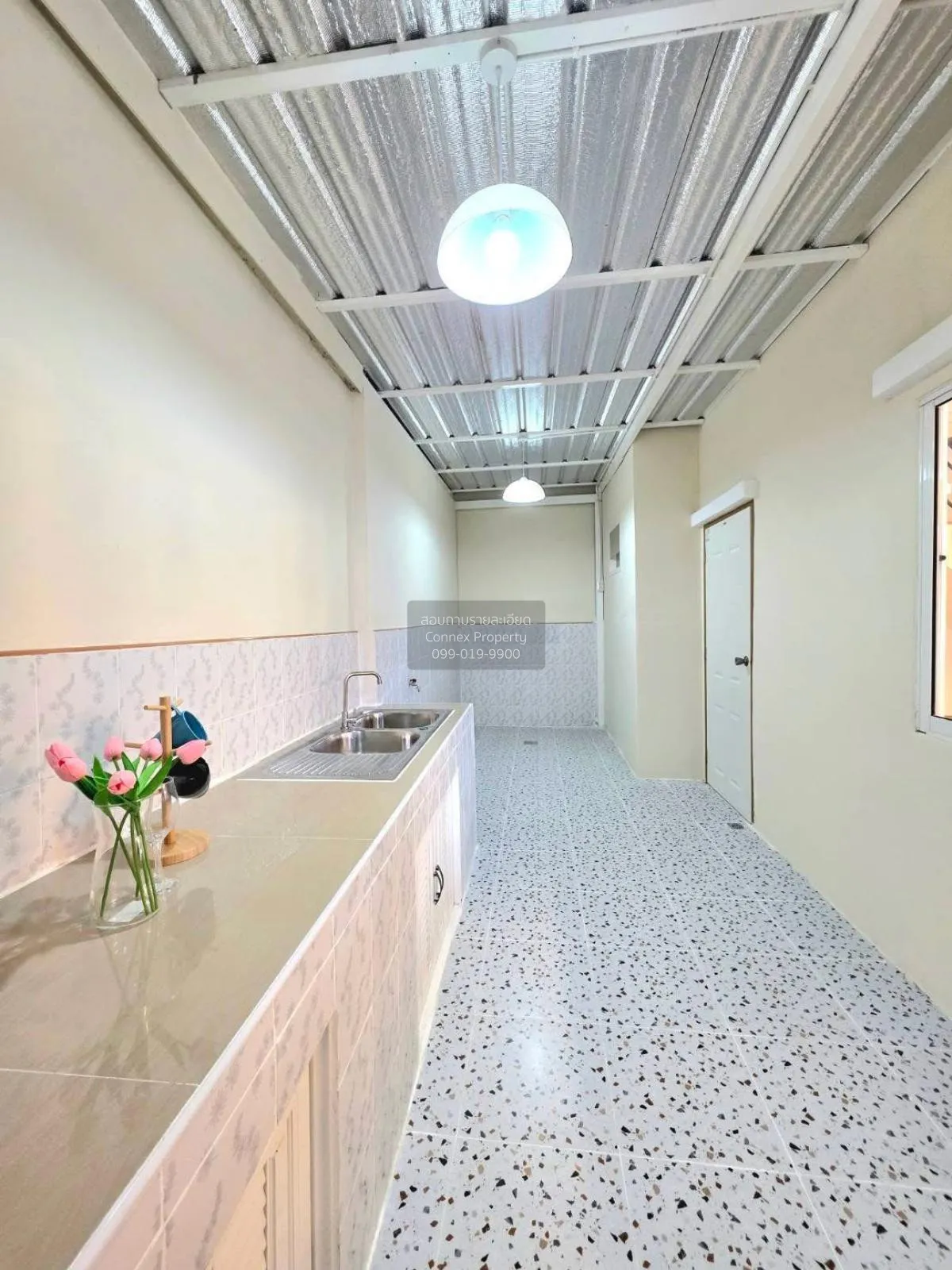 For Sale Townhouse/Townhome  , Baan Chaiklong , corner unit , new