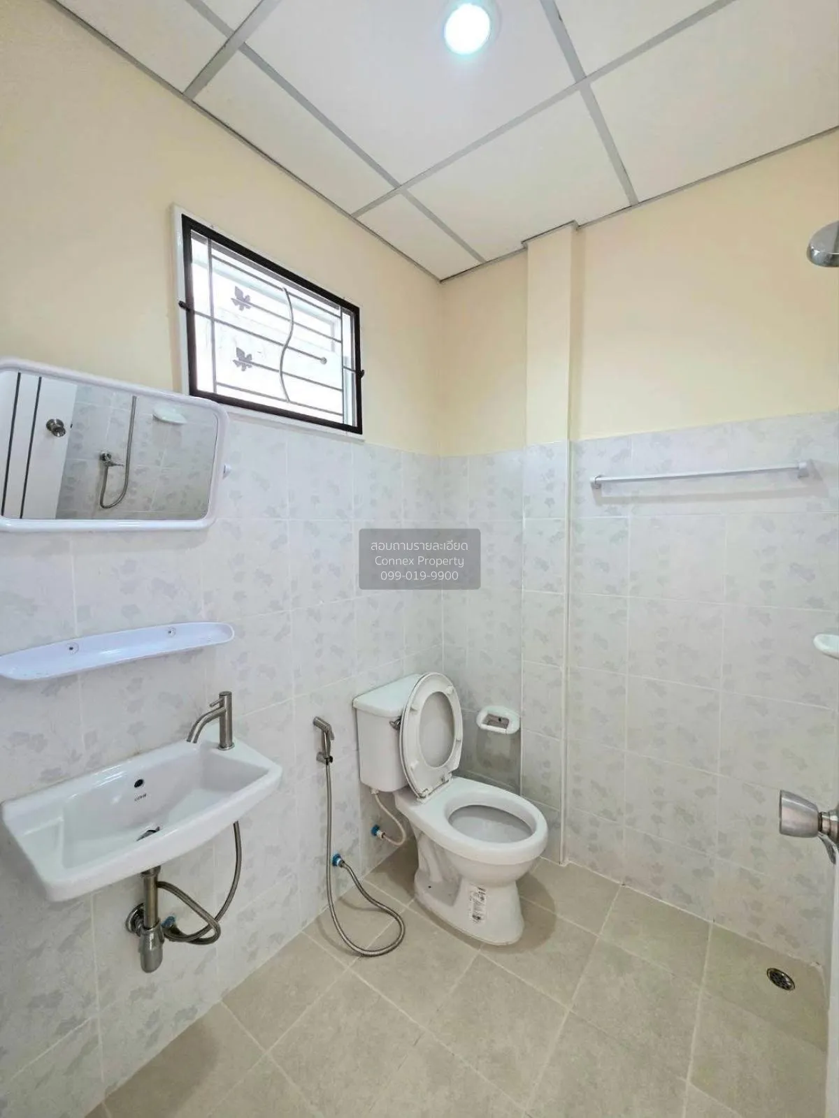 For Sale Townhouse/Townhome  , Baan Chaiklong , corner unit , new