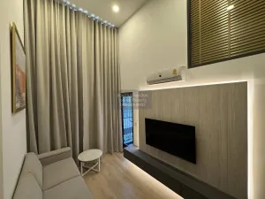 เช่าคอนโด  ไลฟ์ พระราม 4 - อโศก ดูเพล็กซ์ คลองเตย เขต คลองเตย กรุงเทพ CX-126482