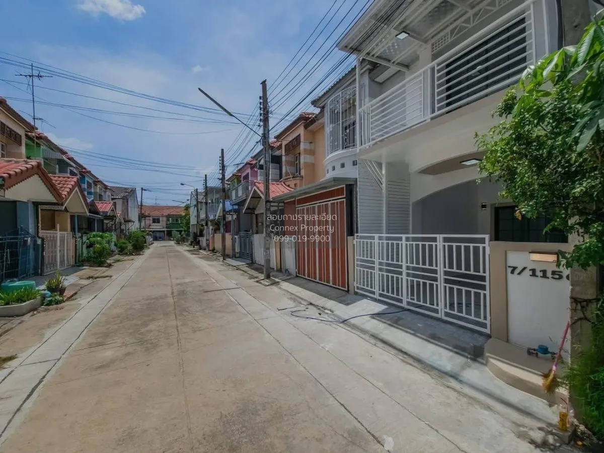 For Sale Townhouse/Townhome  , Baan Piyawararom 1 , Bang Bua Thon 2