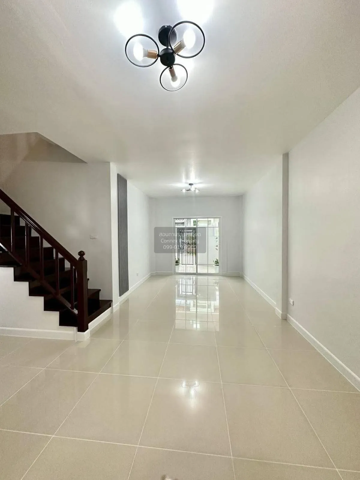 ขายทาวน์เฮ้าส์/ทาวน์โฮม  ไลโอ วงแหวน-ปิ่นเกล้า รีโนเวทใหม่ ปลายบา