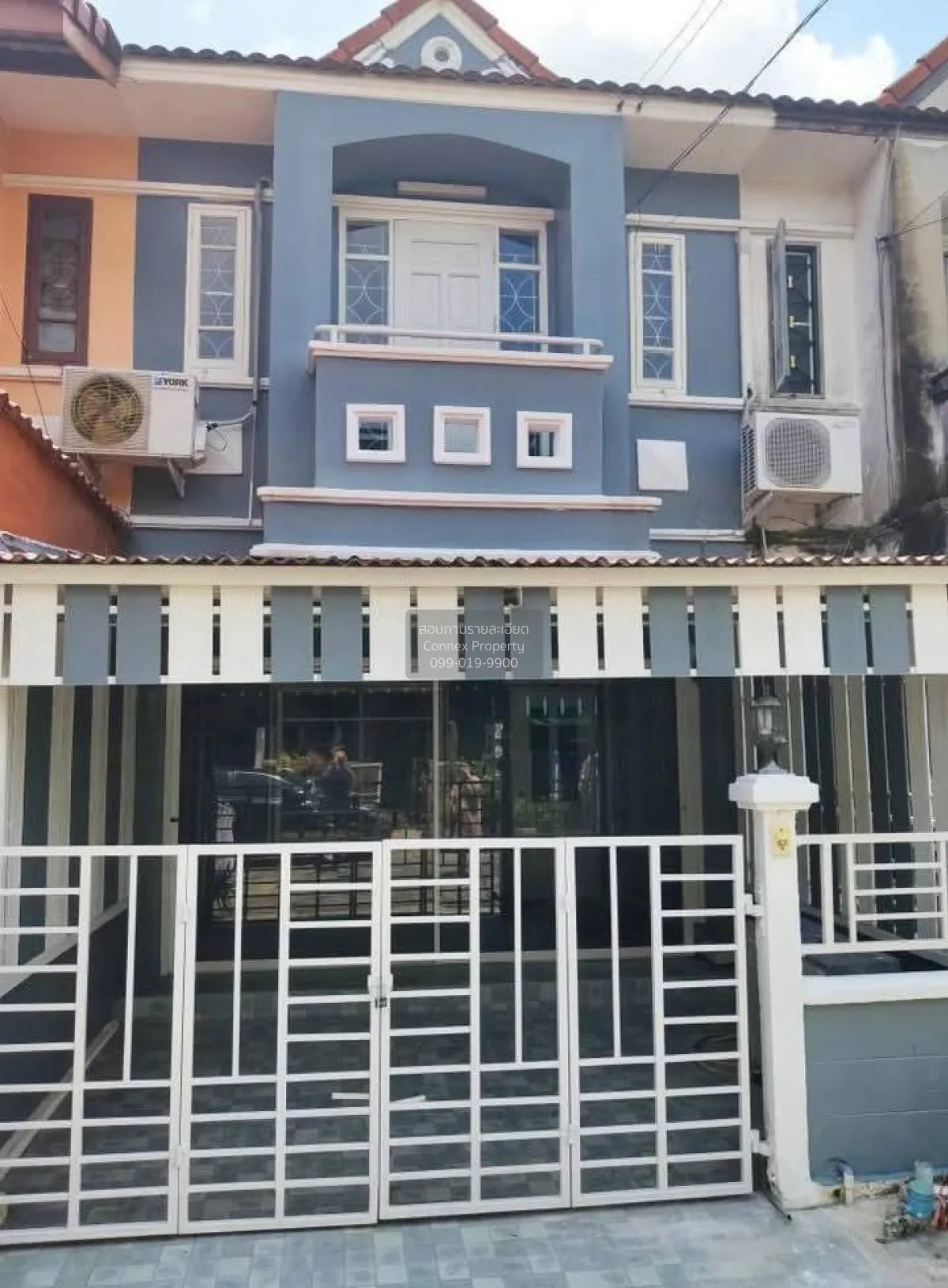For Sale Townhouse/Townhome  , K.C. Ramindra 2 , wide frontage ,  1