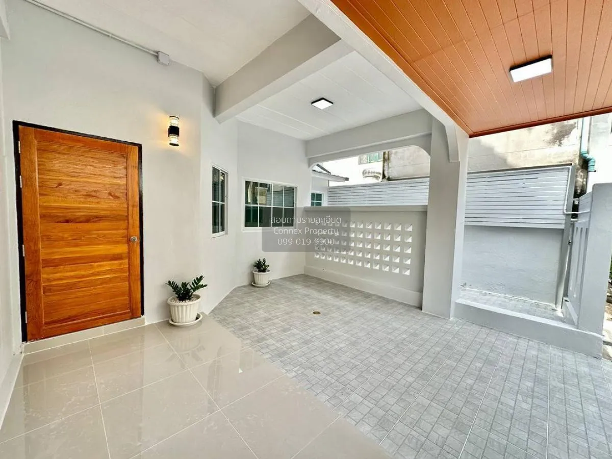 ขายทาวน์เฮ้าส์/ทาวน์โฮม  บัวทองธานี พาร์ค หน้ากว้าง รีโนเวทใหม่ บ 4