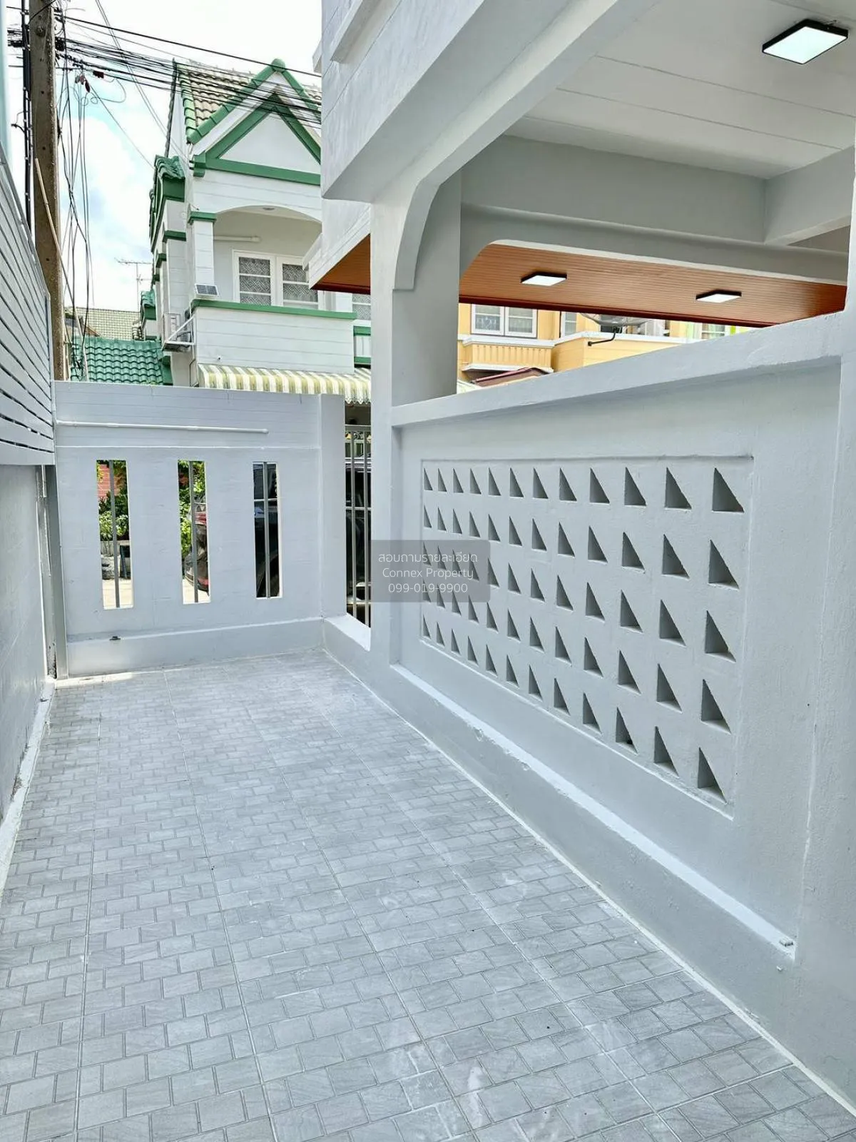 ขายทาวน์เฮ้าส์/ทาวน์โฮม  บัวทองธานี พาร์ค หน้ากว้าง รีโนเวทใหม่ บ