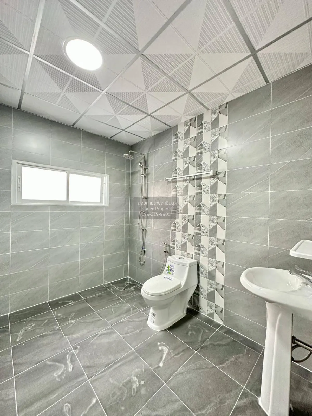 ขายทาวน์เฮ้าส์/ทาวน์โฮม  บัวทองธานี พาร์ค หน้ากว้าง รีโนเวทใหม่ บ