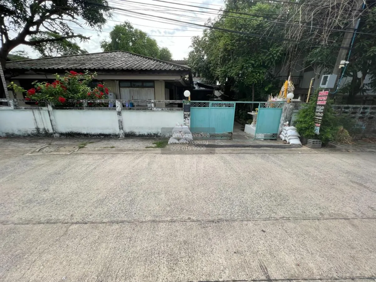 For Sale Land for sale Punnawithi sukhumvit 101 , wide frontage , 2