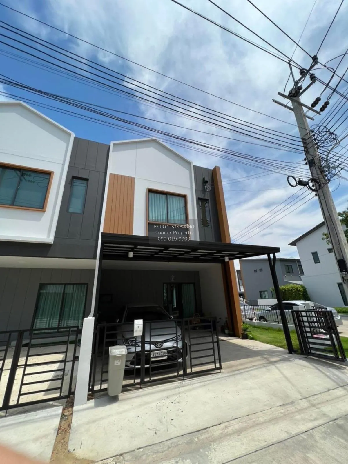 For Sale Townhouse/Townhome  , Anasiri Bangna , corner unit , Ban 1